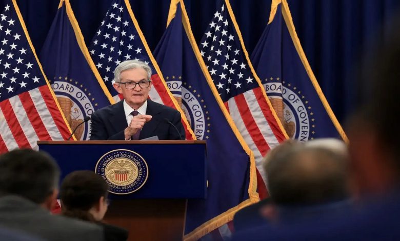 Powell Signals Further Rate Cuts as Fed Shifts Focus Toward Job Market Risks
