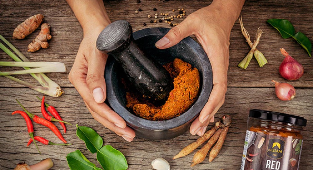 The mortar, known as al-haawn in Arabic, is a heavy bowl usually made of brass, stone, or wood, used to manually grind spices, herbs, and grains.