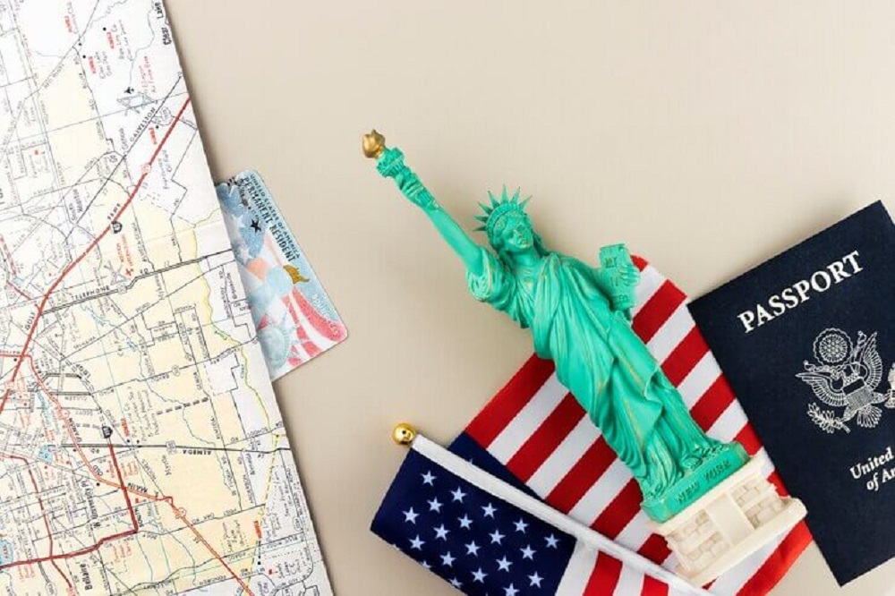 For many Arab immigrants in the United States, applying for U.S. citizenship is a deeply personal and strategic step — a path toward stability, full rights, and long-term belonging.
