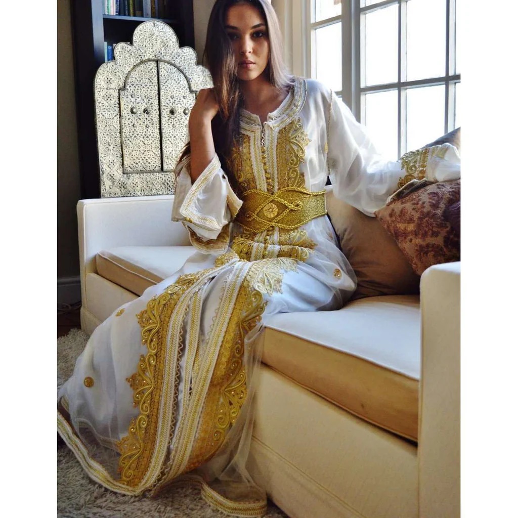 the beauty and history of traditional Arab clothing, from the Gulf thobe to the Moroccan kaftan.