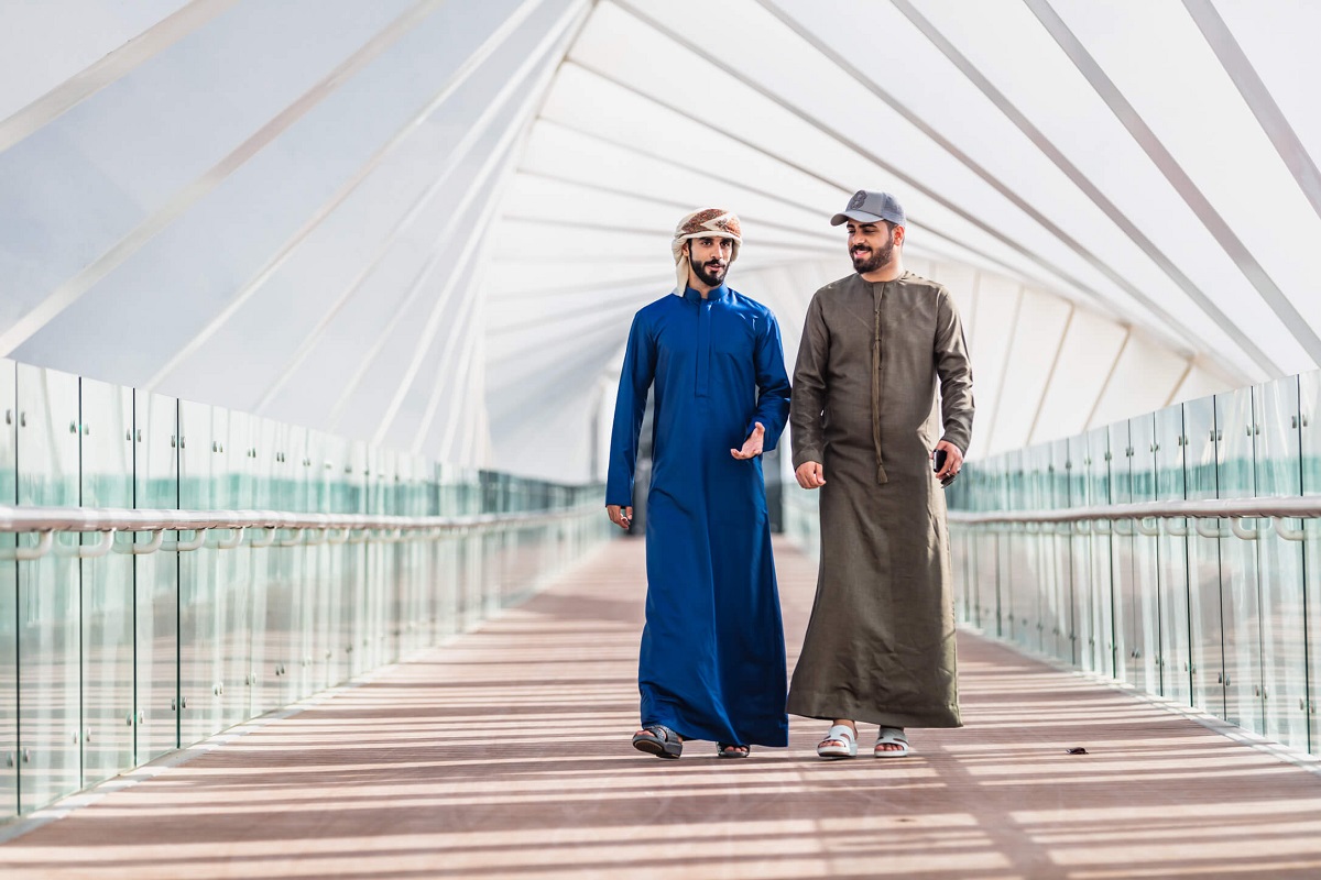 Explore the beauty and history of traditional Arab clothing, from the Gulf thobe to the Moroccan kaftan.