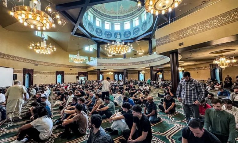 the Islamic Center of America is The largest mosque and the oldest purpose-built Shia mosque in the United States