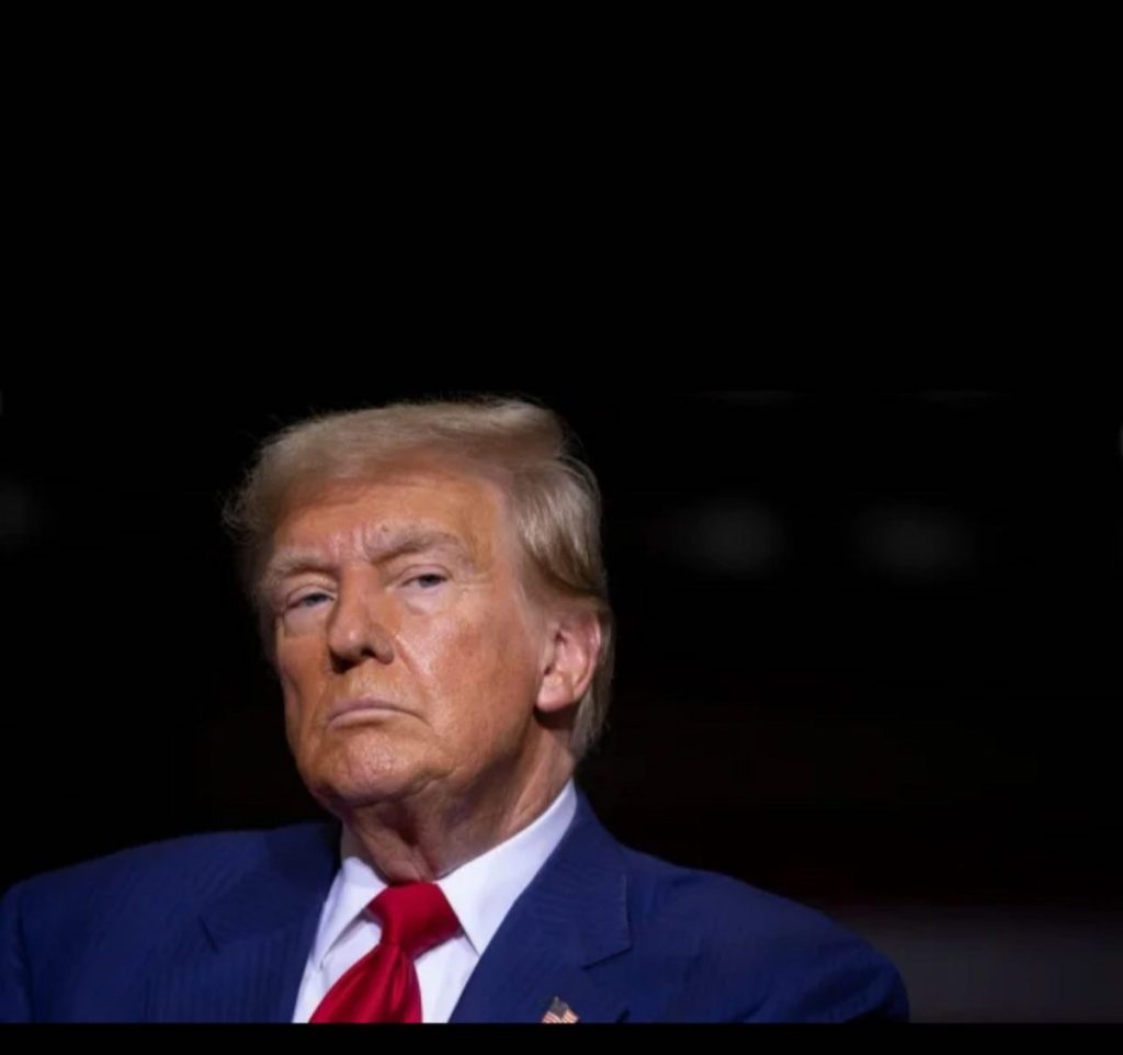 Donald Trump signs an executive order to create a new federal employee category, “Schedule G