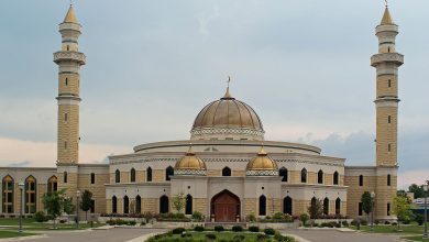 Arabs and Muslims in the U.S. often weigh between Michigan’s affordability and cultural concentration and California’s diversity and economic opportunity.