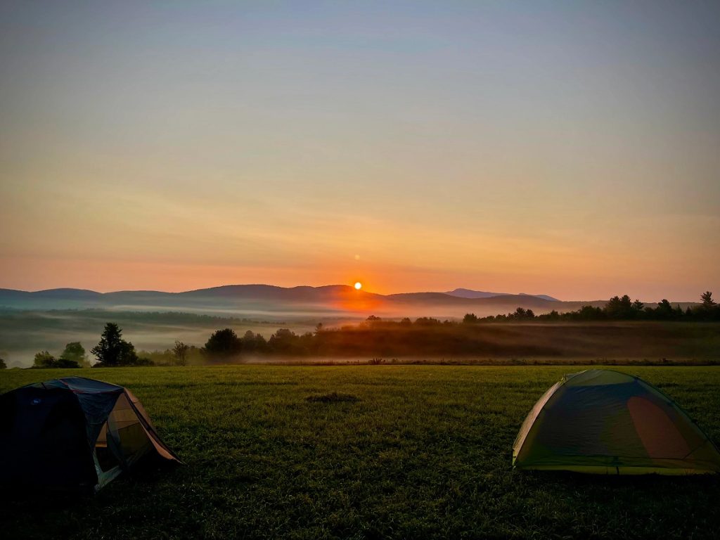 New York State offers an unparalleled outdoor experience for camping enthusiasts, with a rich variety of landscapes perfect for nature getaways.
