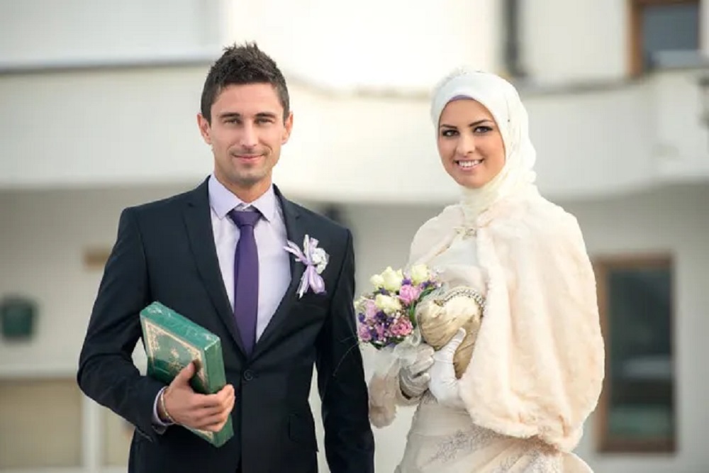 Many Muslim women in the U.S. marry American Muslim converts, forming intercultural families built on shared faith. 
