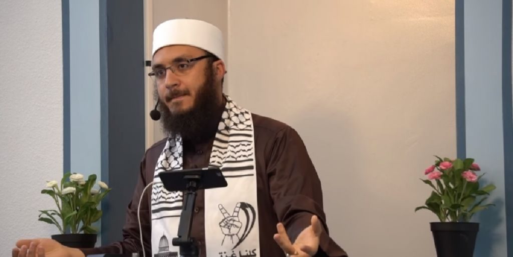 the diverse origins of imams in U.S. mosques, highlighting the global tapestry of leadership that guides American Muslim communities.