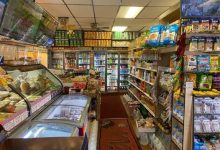 Wael Al-Salwi, a Yemeni-American bodega owner in New York, motivates neighborhood students by offering free items from his store when they achieve high grades.