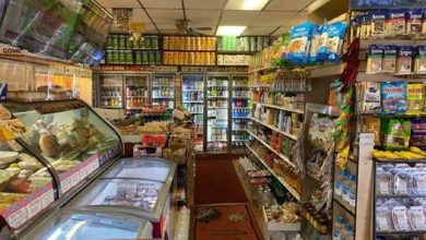 Wael Al-Salwi, a Yemeni-American bodega owner in New York, motivates neighborhood students by offering free items from his store when they achieve high grades.