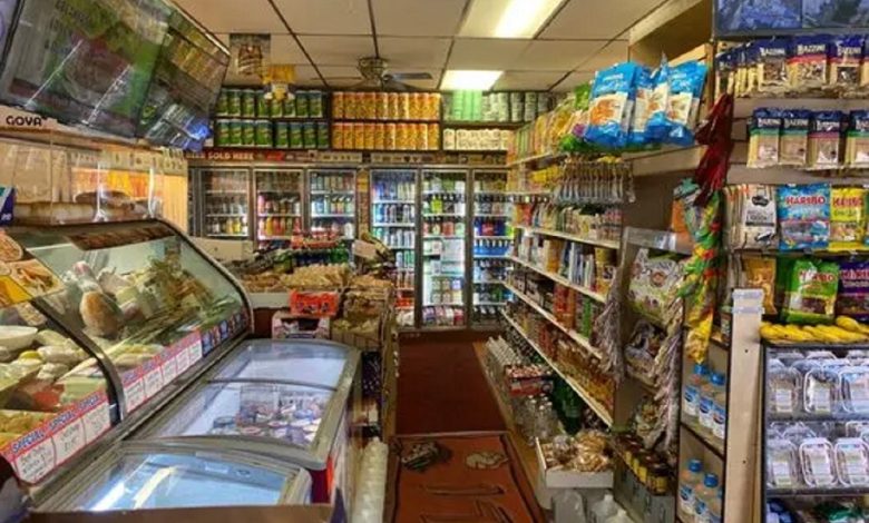 Wael Al-Salwi, a Yemeni-American bodega owner in New York, motivates neighborhood students by offering free items from his store when they achieve high grades.