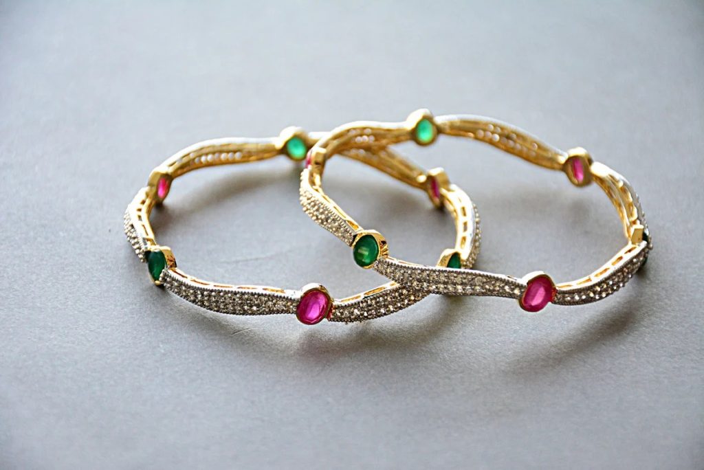 Muslim Jewelers in America: