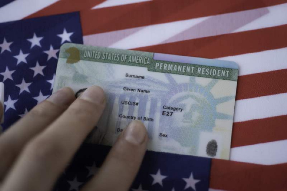 According to the Yemenis in America platform, Ali Al-Jaradi successfully entered the U.S. through John F. Kennedy International Airport in New York, arriving from Algeria, where he had been residing since 2018.