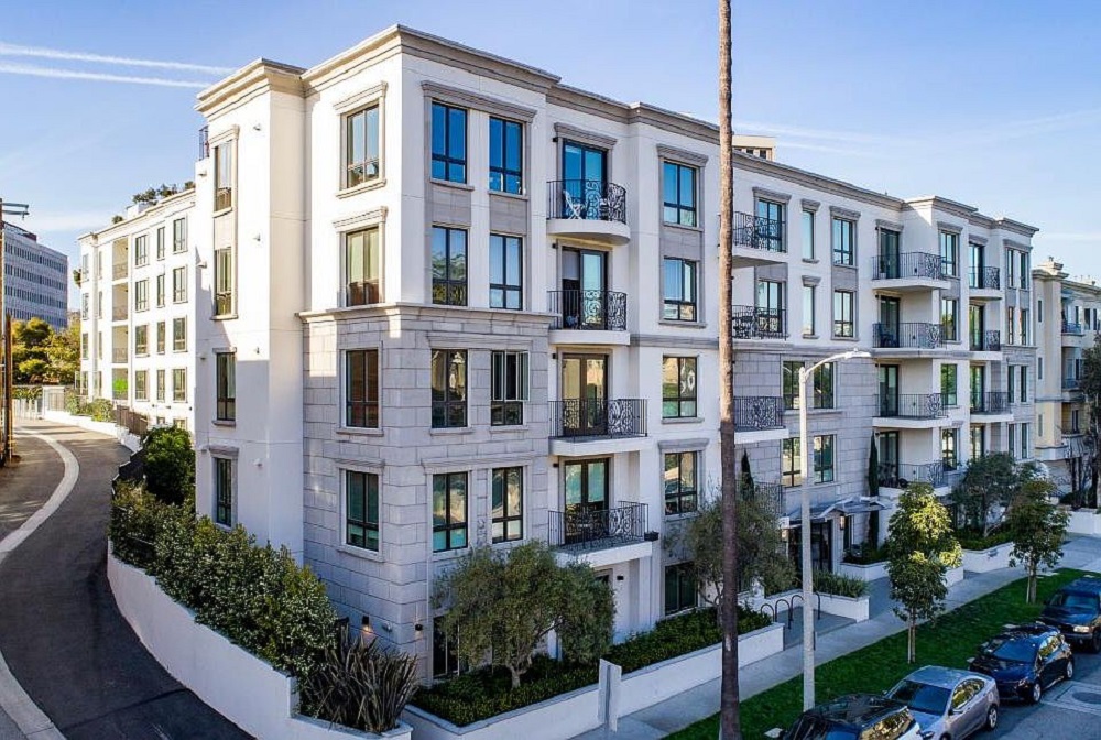 There are no legal restrictions preventing Muslim, Arab American, or Palestinian American residents from buying property in California.