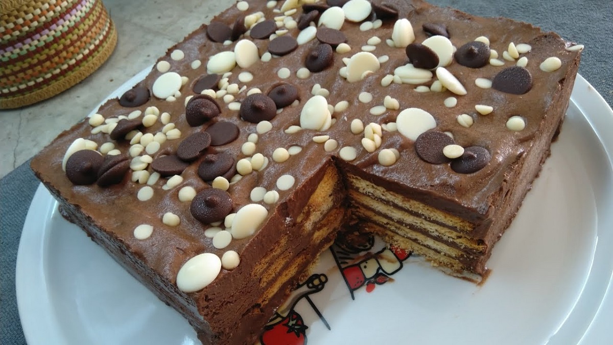 This cake hasn’t yet reached mainstream popularity in American bakeries or restaurants, it is increasingly being showcased at Arab food festivals, online cooking blogs, and social media channels run by Tunisian immigrants.
