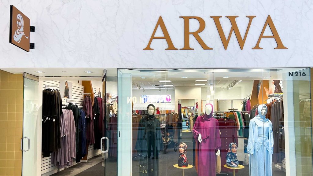 Arab and Muslim Americans shop for modest clothing in both specialized Islamic store