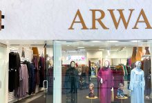 Arab and Muslim Americans shop for modest clothing in both specialized Islamic store