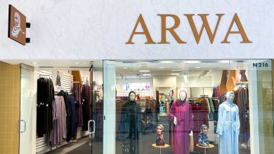Arab and Muslim Americans shop for modest clothing in both specialized Islamic store