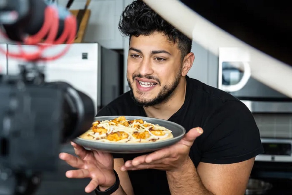 Food has always been a central element in Arab culture, and influencers like Ahmad Alzahabi
