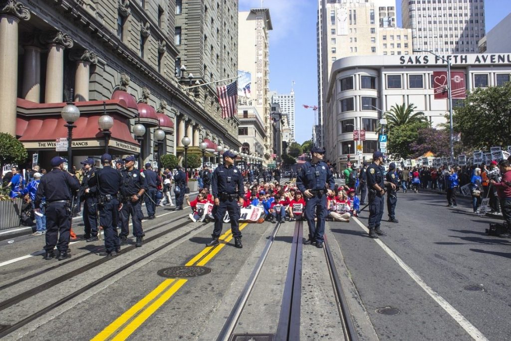 his Labor Day, the United States is witnessing an unprecedented wave of protests led by major labor unions under the banner: “Workers Over Billionaires.”