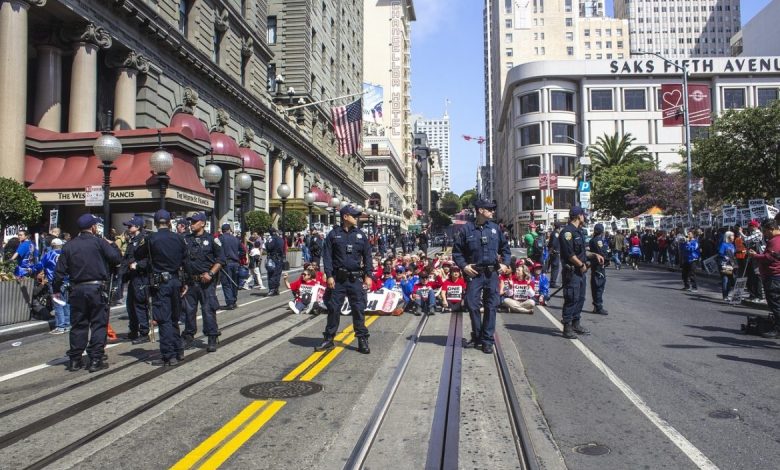 his Labor Day, the United States is witnessing an unprecedented wave of protests led by major labor unions under the banner: “Workers Over Billionaires.”