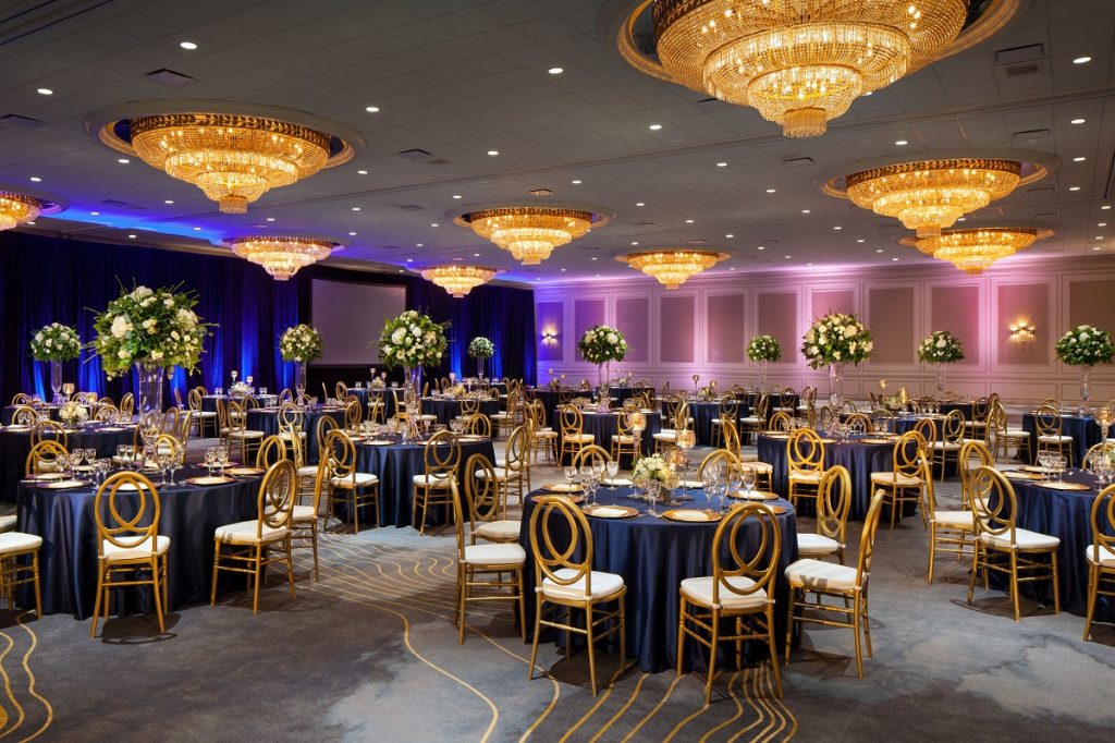The Westin Galleria  Situated near a shopping center with halal dining options, this hotel offers comfortable rooms and is close to mosques for convenient prayer.