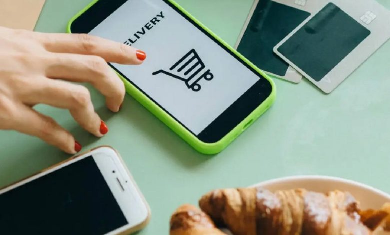 Halal food delivery, grocery apps, and cultural products are transforming daily life for Arab and Muslim families in America.