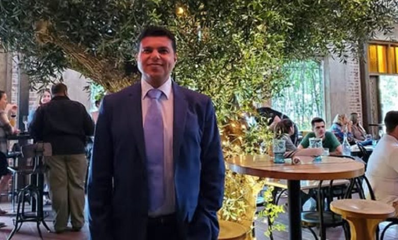Dr. Ahmed Suliman is a distinguished board-certified plastic surgeon whose career reflects a profound commitment to excellence in both aesthetic and reconstructive surgery.