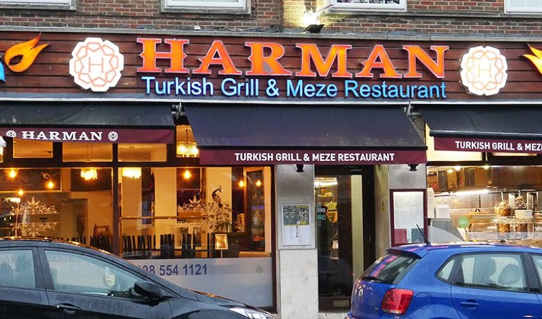 the best Turkish halal restaurants in the USA. From kebabs and shawarma to baklava and Turkish tea, explore how Turkish cuisine brings authentic halal flavors to America.