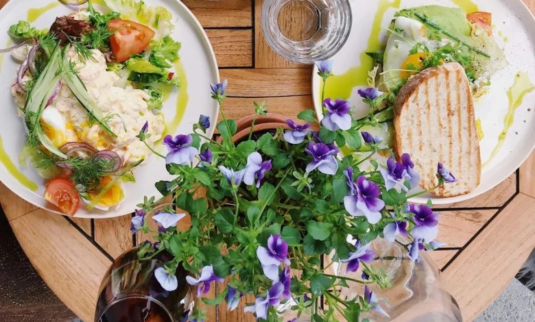 15 must-visit Halal restaurants in Washington D.C. serving authentic Middle Eastern, South Asian, Mediterranean, and global flavors. A guide for food lovers and Halal eaters alike.