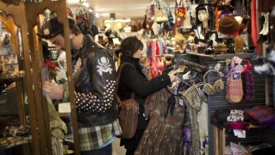 For many Arab and Muslim immigrant families—especially those newly arrived in the U.S.—secondhand clothing shops are a practical solution.