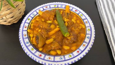 A hearty Tunisian dish made with white beans, tomato sauce, spices, and meat—Marqat Lubia is a comforting classic that warms tables across Tunisia, especially in winter.