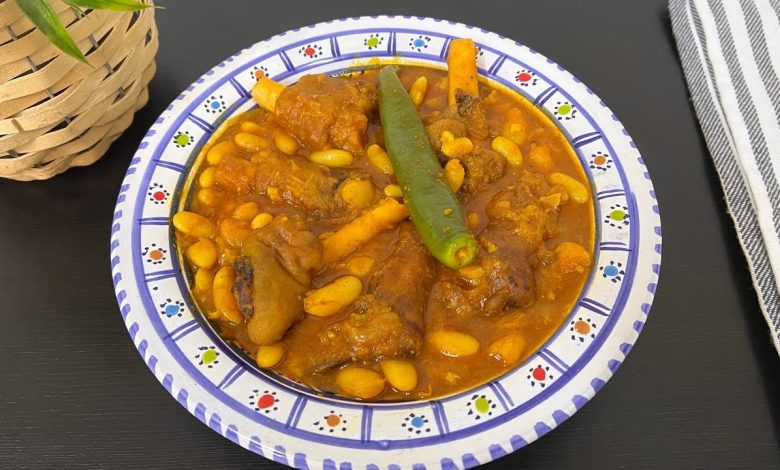 A hearty Tunisian dish made with white beans, tomato sauce, spices, and meat—Marqat Lubia is a comforting classic that warms tables across Tunisia, especially in winter.