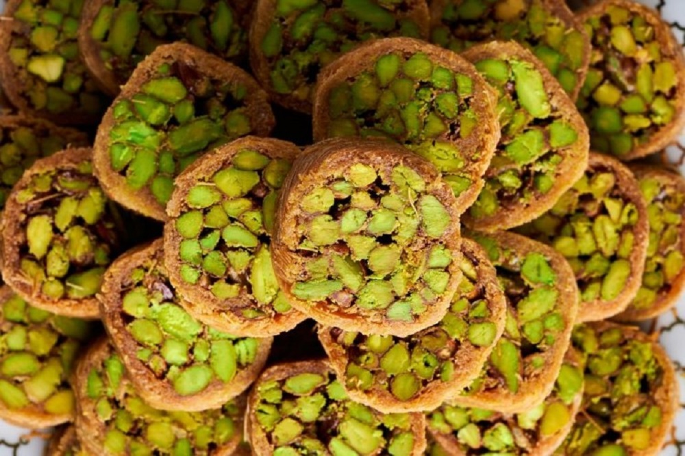 Kunafa Mabrouma (Rolled Kunafa) with pistachios is one of the most beloved desserts in the Levant, especially in Jordan, Syria, Palestine, and Lebanon.
