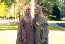 In the United States, traditional Muslim attire such as the abaya for women and the thobe or long shirt for men has become more than just a religious symbol—it represents identity, cultural pride, and elegance.