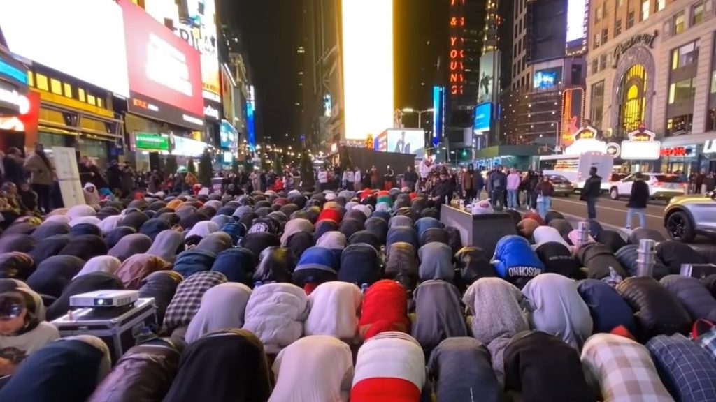 In recent years, scenes of Muslims gathering to perform prayer (ṣalāh) in Times Square, New York City, have captured the attention of millions across the world.