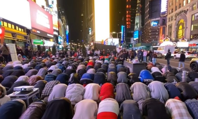 In recent years, scenes of Muslims gathering to perform prayer (ṣalāh) in Times Square, New York City, have captured the attention of millions across the world.