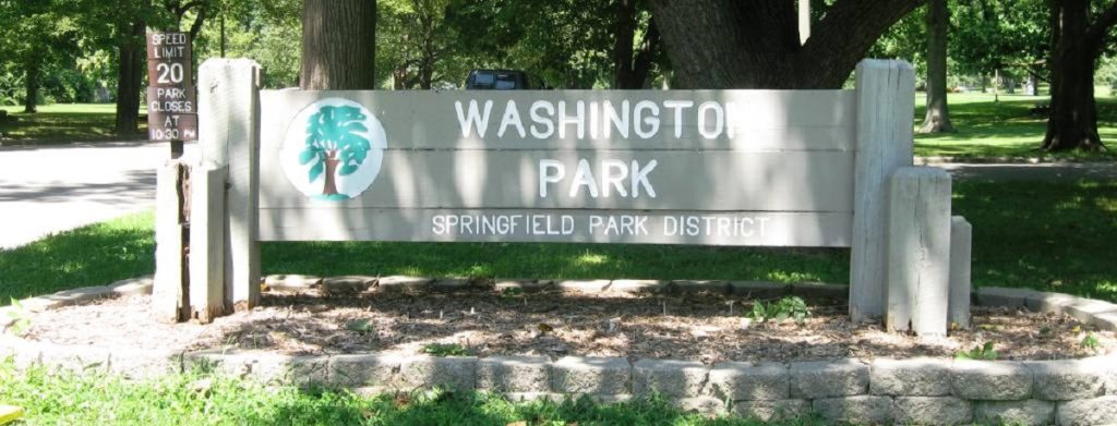 Washington Park (150+ acres) offers picnic shelters, botanical gardens, large lawns and a scenic lagoon — great for community picnics and family-friendly programs.
