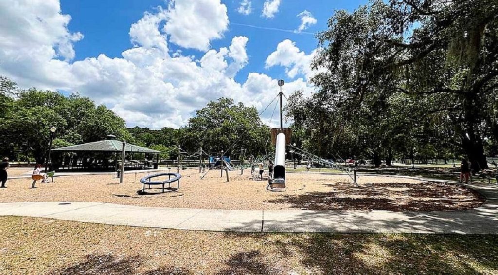 Losco Park in South Jacksonville is known for its wide, open spaces and covered pavilions, which are ideal for family outings, youth activities, or weekend meetups after Jummah prayers.