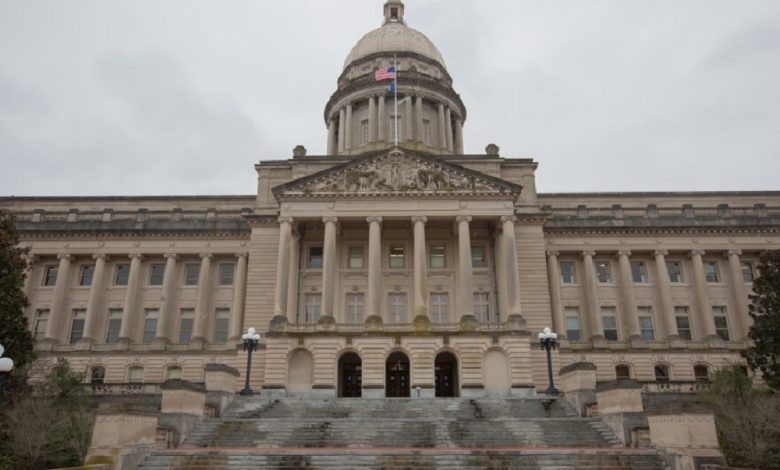 Frankfort, Kentucky, where Muslim and Arab families live. Learn about nearby mosques, halal food options, community centers, and family-friendly areas that make Frankfort welcoming for Islamic lifestyles.
