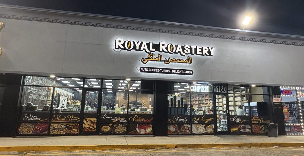 the viral knafeh chocolate bar at Royal Roastery in Terrytown, LA, and Houston, TX.