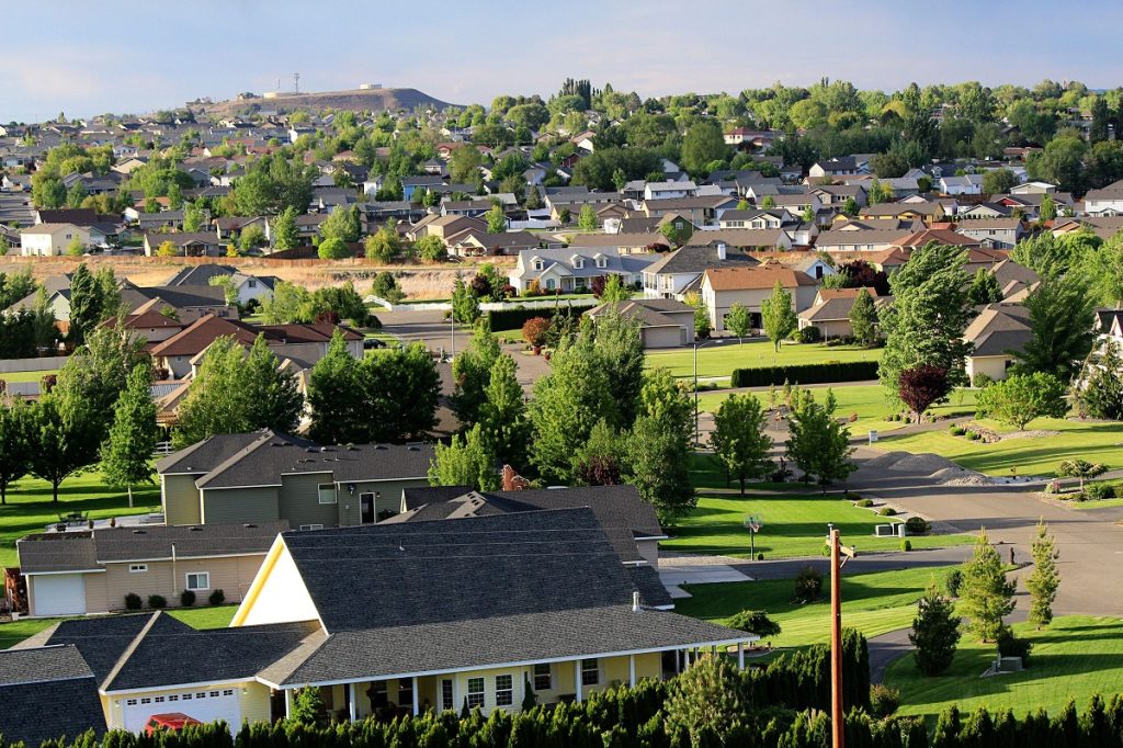 Washington State, known for its diverse landscapes and progressive values, offers several small towns that are welcoming to Muslim communities.