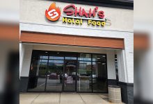 Every dish at Shah’s Halal Food is crafted with fresh, high-quality ingredients and 100% Halal-certified meats.