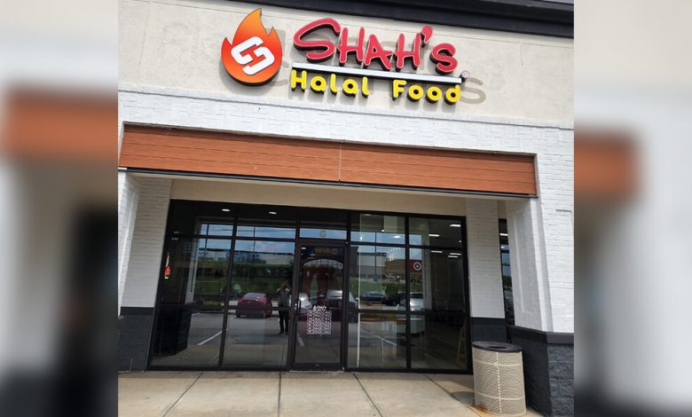 Every dish at Shah’s Halal Food is crafted with fresh, high-quality ingredients and 100% Halal-certified meats.
