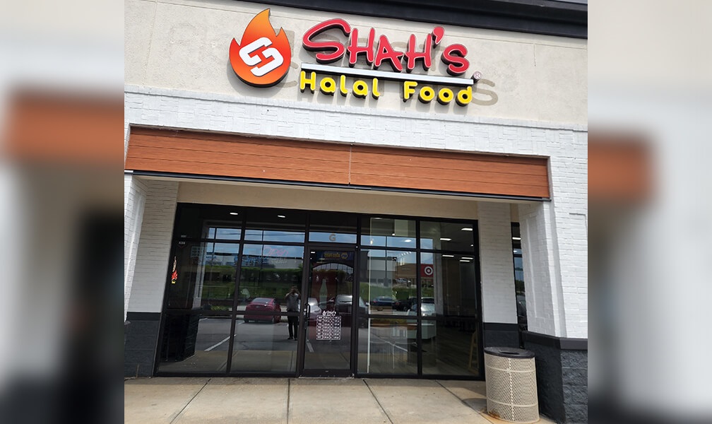 Every dish at Shah’s Halal Food is crafted with fresh, high-quality ingredients and 100% Halal-certified meats.