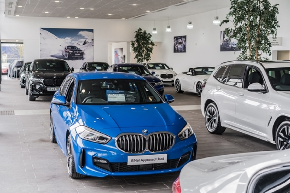 Muslim car buyers in America
