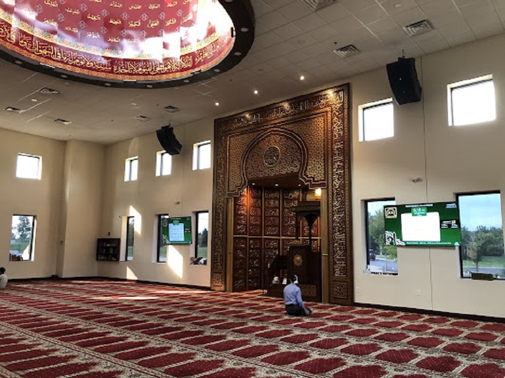 the Islamic Society of Greater Kansas City (ISGKC) at 8501 East 99th Street—Missouri’s leading mosque for worship, education, and interfaith engagement serving thousands of Muslims across the region.