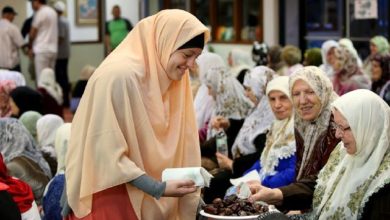 the growing Muslim community in Missouri, USA — from St. Louis to Kansas City — including their history, mosques, professions, and cultural contributions.