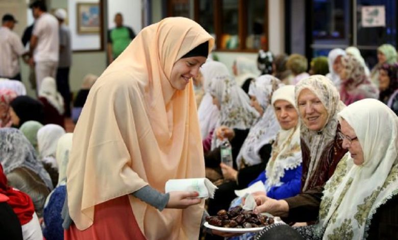 the growing Muslim community in Missouri, USA — from St. Louis to Kansas City — including their history, mosques, professions, and cultural contributions.