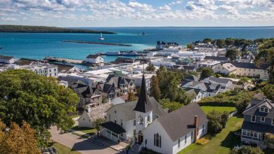 Michigan truly has it all: vibrant cities, breathtaking natural wonders, and an impressive Great Lakes coastline.