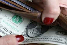 New York Governor Kathy Hochul has announced a historic increase in the state’s weekly unemployment benefits — raising the maximum payment from $504 to $869, a $365 weekly boost.